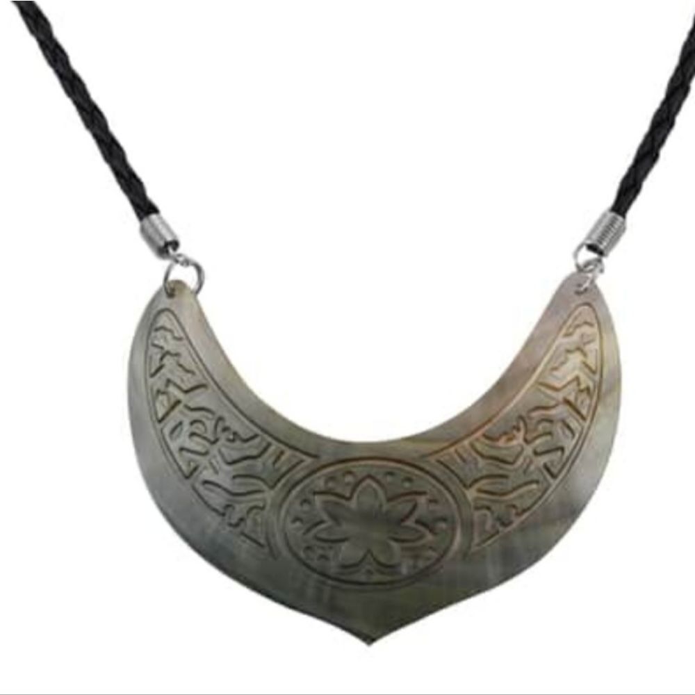 Brown Shell Carving Necklace